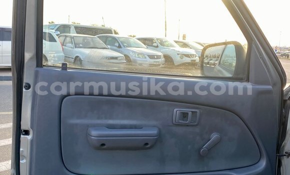 Acheter Occasion Voiture Toyota Hilux Beige à Beitbridge, Matabeleland South Acheter Occasion Voiture Toyota Hilux Beige à Beitbridge, Matabeleland South