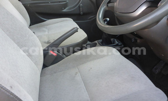 Buy Used Hyundai H1 White Car in Beitbridge in Matabeleland South Buy Used Hyundai H1 White Car in Beitbridge in Matabeleland South