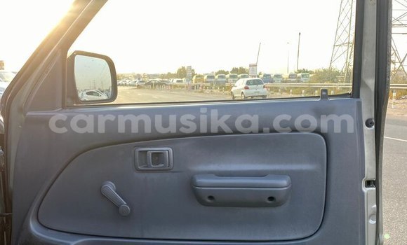 Acheter Occasion Voiture Toyota Hilux Beige à Beitbridge, Matabeleland South Acheter Occasion Voiture Toyota Hilux Beige à Beitbridge, Matabeleland South