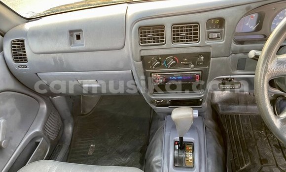 Acheter Occasion Voiture Toyota Hilux Beige à Beitbridge, Matabeleland South Acheter Occasion Voiture Toyota Hilux Beige à Beitbridge, Matabeleland South