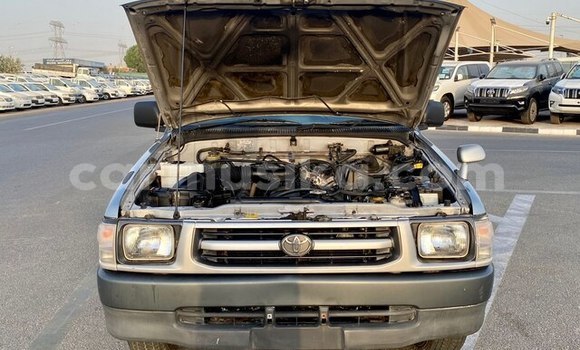 Acheter Occasion Voiture Toyota Hilux Beige à Beitbridge, Matabeleland South Acheter Occasion Voiture Toyota Hilux Beige à Beitbridge, Matabeleland South