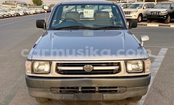 Acheter Occasion Voiture Toyota Hilux Beige à Beitbridge, Matabeleland South Acheter Occasion Voiture Toyota Hilux Beige à Beitbridge, Matabeleland South