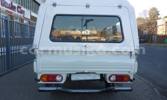 Buy Used Hyundai H1 White Car in Beitbridge in Matabeleland South Buy Used Hyundai H1 White Car in Beitbridge in Matabeleland South
