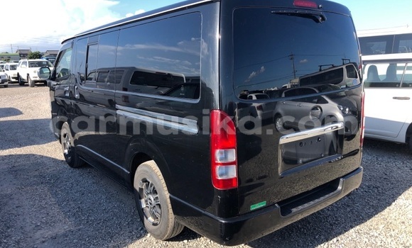 Buy Used Toyota Hiace Black Car in Beitbridge in Matabeleland South Buy Used Toyota Hiace Black Car in Beitbridge in Matabeleland South