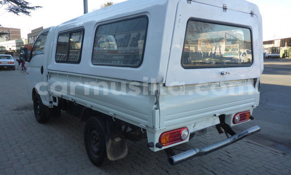 Buy Used Hyundai H1 White Car in Beitbridge in Matabeleland South Buy Used Hyundai H1 White Car in Beitbridge in Matabeleland South
