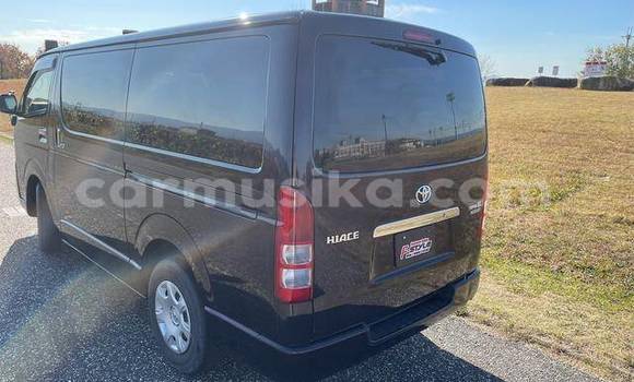 Buy Used Toyota Hiace Black Car in Beitbridge in Matabeleland South Buy Used Toyota Hiace Black Car in Beitbridge in Matabeleland South