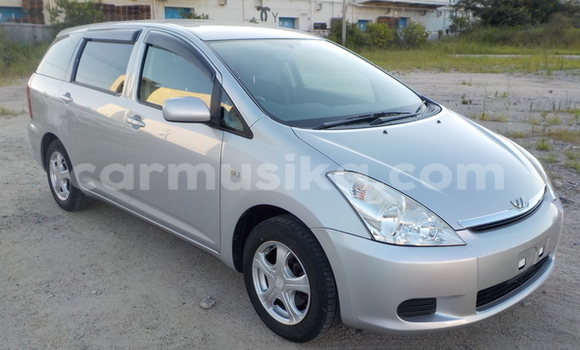 Buy Used Toyota Wish Silver Car in Beitbridge in Matabeleland South