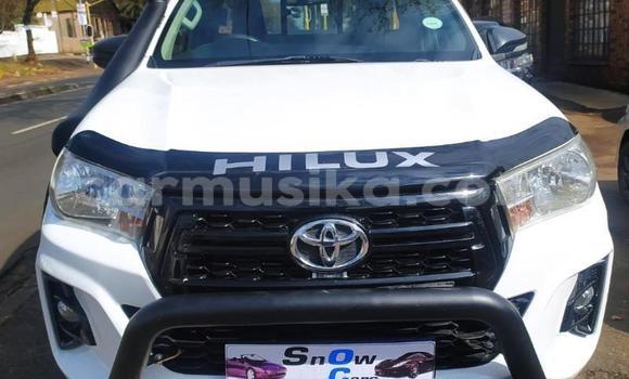 Tenga Tsaru Toyota Hilux Chena Mota in Beitbridge in Matabeleland South Tenga Tsaru Toyota Hilux Chena Mota in Beitbridge in Matabeleland South