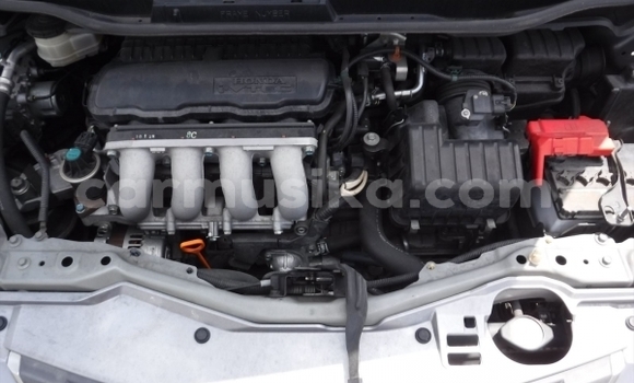 Buy Used Honda Fit Silver Car in Beitbridge in Matabeleland South Buy Used Honda Fit Silver Car in Beitbridge in Matabeleland South