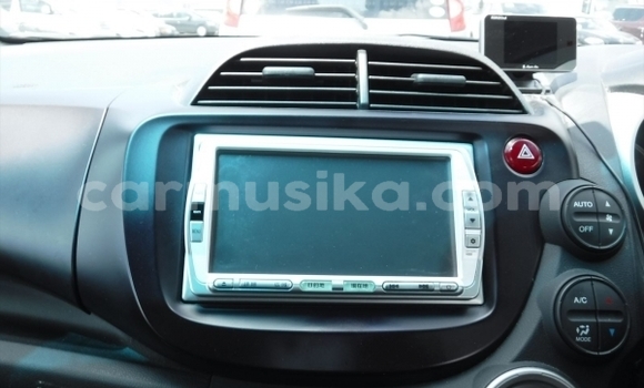 Buy Used Honda Fit Silver Car in Beitbridge in Matabeleland South Buy Used Honda Fit Silver Car in Beitbridge in Matabeleland South