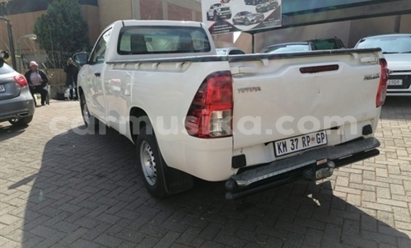 Tenga Tsaru Toyota Hilux Chena Mota in Beitbridge in Matabeleland South Tenga Tsaru Toyota Hilux Chena Mota in Beitbridge in Matabeleland South