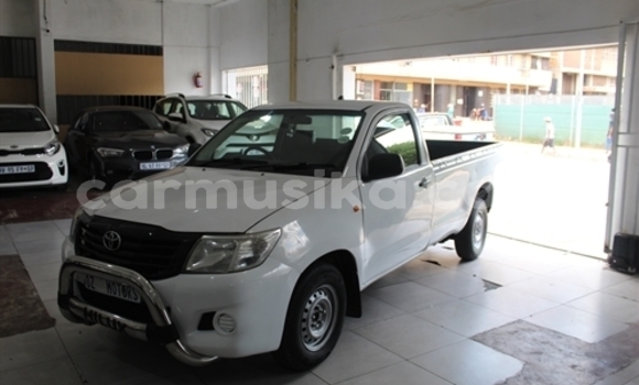 Tenga Tsaru Toyota Hilux Chena Mota in Beitbridge in Matabeleland South Tenga Tsaru Toyota Hilux Chena Mota in Beitbridge in Matabeleland South
