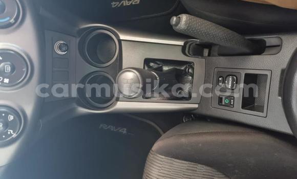 Acheter Occasion Voiture Toyota RAV4 Gris à Beitbridge, Matabeleland South Acheter Occasion Voiture Toyota RAV4 Gris à Beitbridge, Matabeleland South