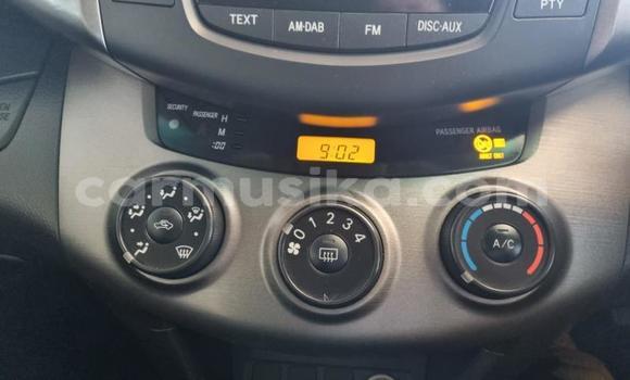 Acheter Occasion Voiture Toyota RAV4 Gris à Beitbridge, Matabeleland South Acheter Occasion Voiture Toyota RAV4 Gris à Beitbridge, Matabeleland South