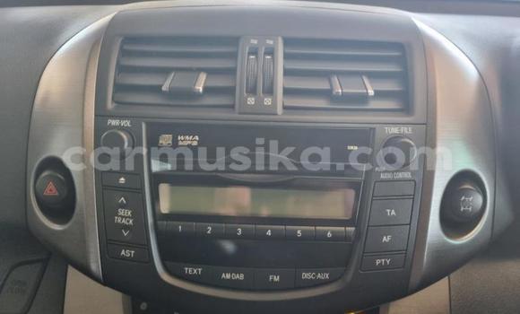 Acheter Occasion Voiture Toyota RAV4 Gris à Beitbridge, Matabeleland South Acheter Occasion Voiture Toyota RAV4 Gris à Beitbridge, Matabeleland South