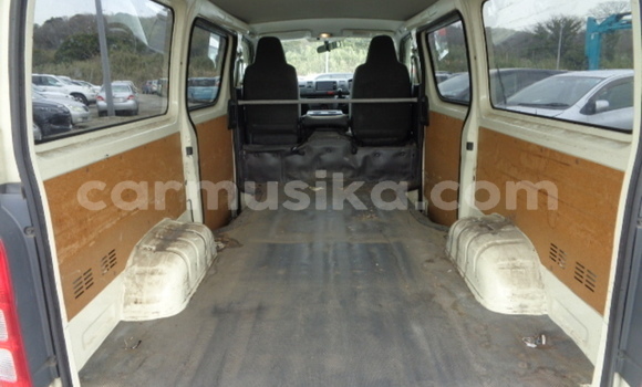 Tenga Tsaru Toyota Hiace Chena Mota in Beitbridge in Matabeleland South Tenga Tsaru Toyota Hiace Chena Mota in Beitbridge in Matabeleland South