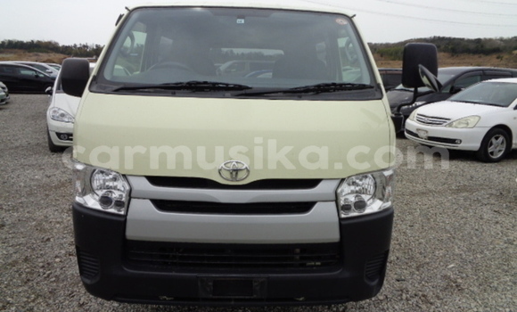 Tenga Tsaru Toyota Hiace Chena Mota in Beitbridge in Matabeleland South Tenga Tsaru Toyota Hiace Chena Mota in Beitbridge in Matabeleland South