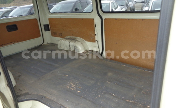 Tenga Tsaru Toyota Hiace Chena Mota in Beitbridge in Matabeleland South Tenga Tsaru Toyota Hiace Chena Mota in Beitbridge in Matabeleland South