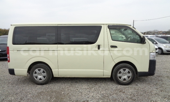 Tenga Tsaru Toyota Hiace Chena Mota in Beitbridge in Matabeleland South Tenga Tsaru Toyota Hiace Chena Mota in Beitbridge in Matabeleland South