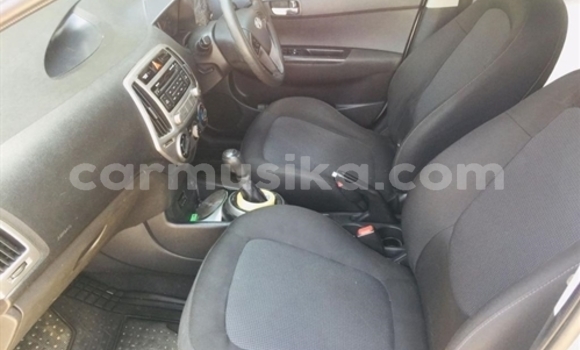 Buy Used Hyundai i20 Silver Car in Beitbridge in Matabeleland South Buy Used Hyundai i20 Silver Car in Beitbridge in Matabeleland South