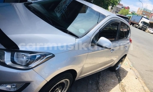 Buy Used Hyundai i20 Silver Car in Beitbridge in Matabeleland South Buy Used Hyundai i20 Silver Car in Beitbridge in Matabeleland South