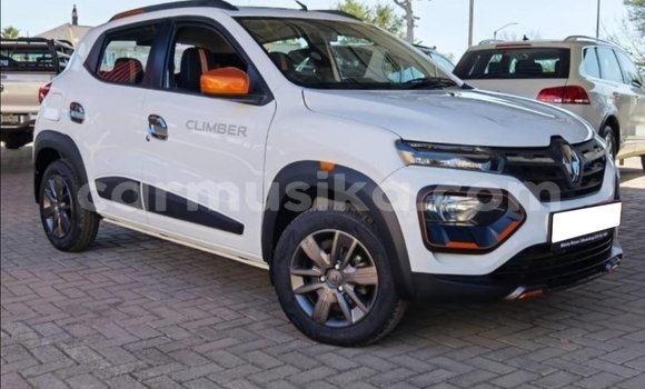 Tenga Tsaru Renault KWID Chena Mota in Beitbridge in Matabeleland South