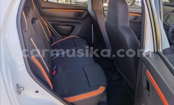 Buy Used Renault KWID White Car in Beitbridge in Matabeleland South Buy Used Renault KWID White Car in Beitbridge in Matabeleland South