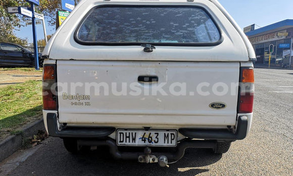 Tenga Tsaru Ford B-MAX Chena Mota in Beitbridge in Matabeleland South Tenga Tsaru Ford B-MAX Chena Mota in Beitbridge in Matabeleland South