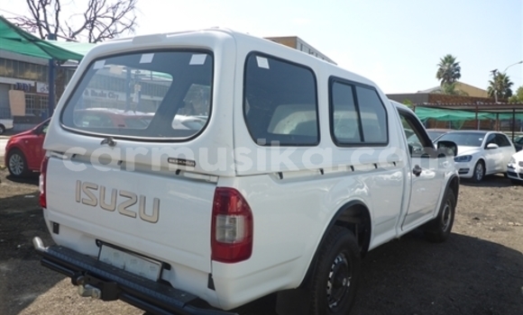 Buy Used Isuzu KB White Car in Beitbridge in Matabeleland South Buy Used Isuzu KB White Car in Beitbridge in Matabeleland South