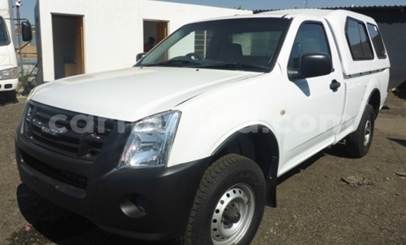 Buy Used Isuzu KB White Car in Beitbridge in Matabeleland South Buy Used Isuzu KB White Car in Beitbridge in Matabeleland South