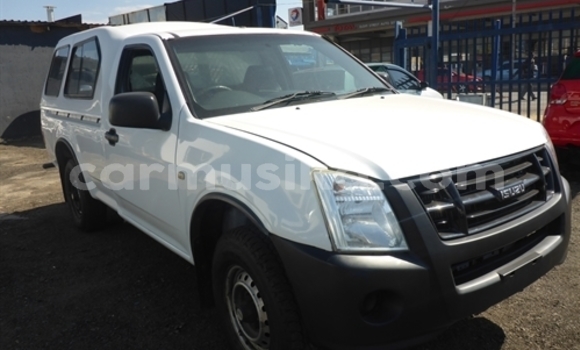 Buy Used Isuzu KB White Car in Beitbridge in Matabeleland South Buy Used Isuzu KB White Car in Beitbridge in Matabeleland South