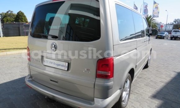 Tenga Tsaru Volkswagen Caravelle Zvimwe Mota in Beitbridge in Matabeleland South