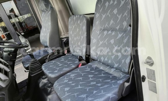 Buy Used Hino 300 Series White Truck in Beitbridge in Matabeleland South Buy Used Hino 300 Series White Truck in Beitbridge in Matabeleland South