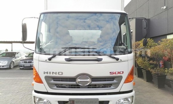 Buy Used Hino 300 Series White Truck in Beitbridge in Matabeleland South Buy Used Hino 300 Series White Truck in Beitbridge in Matabeleland South