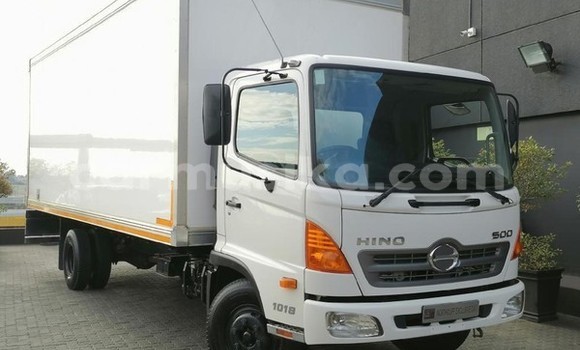 Buy Used Hino 300 Series White Truck in Beitbridge in Matabeleland South Buy Used Hino 300 Series White Truck in Beitbridge in Matabeleland South