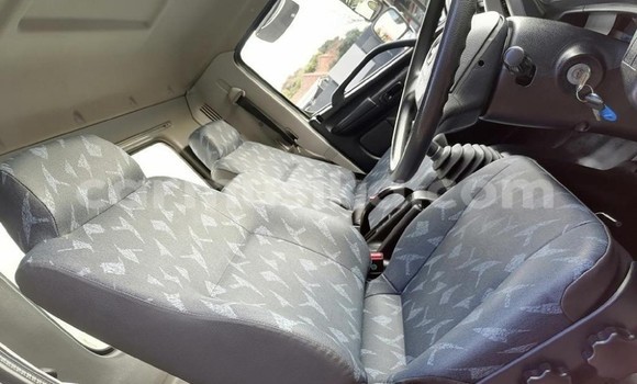 Buy Used Hino 300 Series White Truck in Beitbridge in Matabeleland South Buy Used Hino 300 Series White Truck in Beitbridge in Matabeleland South