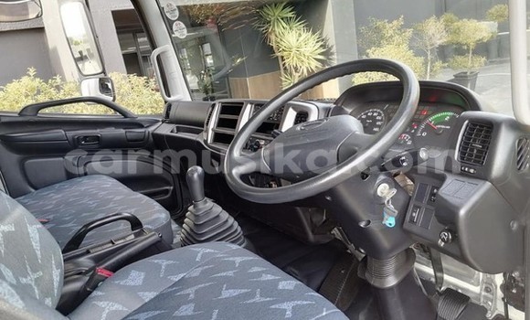 Buy Used Hino 300 Series White Truck in Beitbridge in Matabeleland South Buy Used Hino 300 Series White Truck in Beitbridge in Matabeleland South