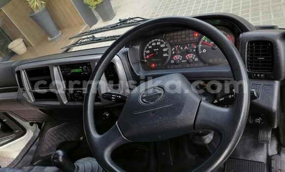 Buy Used Hino 300 Series White Truck in Beitbridge in Matabeleland South Buy Used Hino 300 Series White Truck in Beitbridge in Matabeleland South