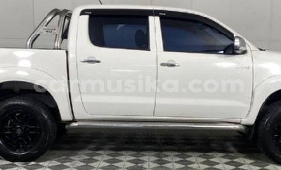 Acheter Occasion Voiture Toyota Hilux Blanc à Beitbridge, Matabeleland South Acheter Occasion Voiture Toyota Hilux Blanc à Beitbridge, Matabeleland South