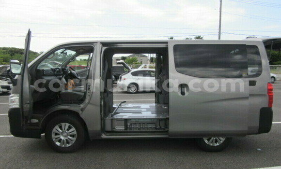 Buy Used Nissan NV350 Caravan Silver Car in Beitbridge in Matabeleland South