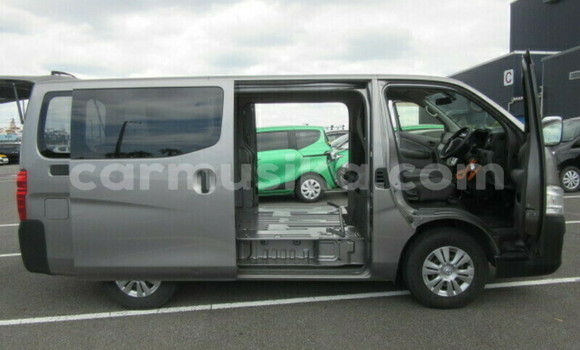 Buy Used Nissan NV350 Caravan Silver Car in Beitbridge in Matabeleland South Buy Used Nissan NV350 Caravan Silver Car in Beitbridge in Matabeleland South