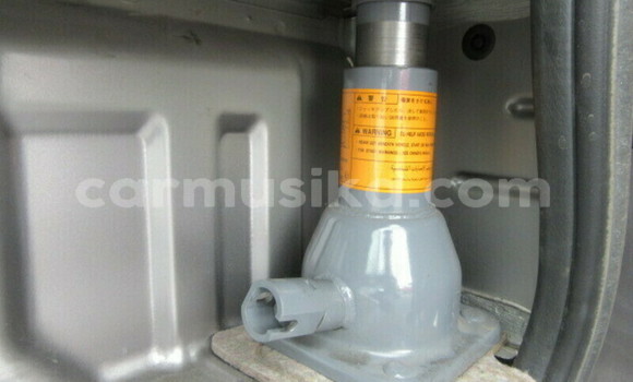 Buy Used Nissan NV350 Caravan Silver Car in Beitbridge in Matabeleland South Buy Used Nissan NV350 Caravan Silver Car in Beitbridge in Matabeleland South