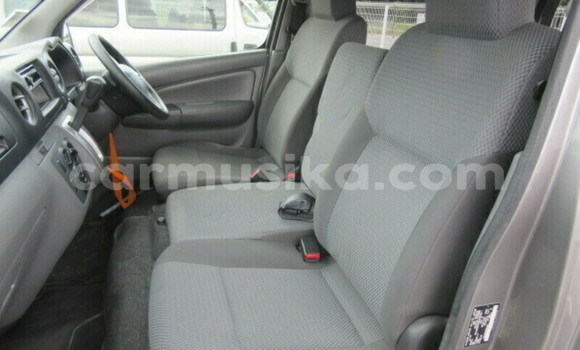 Buy Used Nissan NV350 Caravan Silver Car in Beitbridge in Matabeleland South Buy Used Nissan NV350 Caravan Silver Car in Beitbridge in Matabeleland South