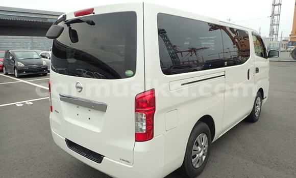 Acheter Occasion Voiture Nissan NV350 Caravan Blanc à Beitbridge, Matabeleland South Acheter Occasion Voiture Nissan NV350 Caravan Blanc à Beitbridge, Matabeleland South