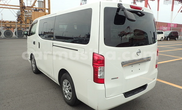 Acheter Occasion Voiture Nissan NV350 Caravan Blanc à Beitbridge, Matabeleland South Acheter Occasion Voiture Nissan NV350 Caravan Blanc à Beitbridge, Matabeleland South
