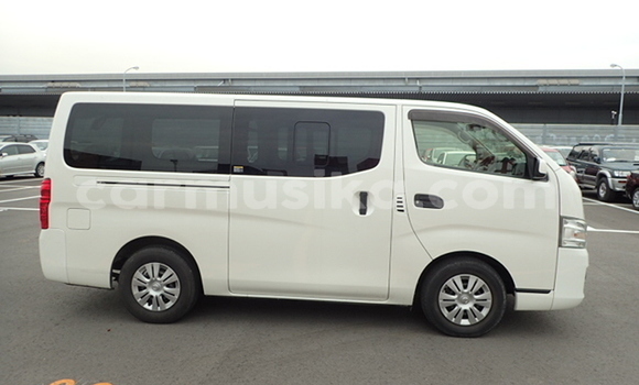Acheter Occasion Voiture Nissan NV350 Caravan Blanc à Beitbridge, Matabeleland South Acheter Occasion Voiture Nissan NV350 Caravan Blanc à Beitbridge, Matabeleland South