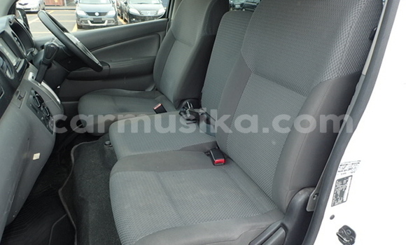 Acheter Occasion Voiture Nissan NV350 Caravan Blanc à Beitbridge, Matabeleland South Acheter Occasion Voiture Nissan NV350 Caravan Blanc à Beitbridge, Matabeleland South