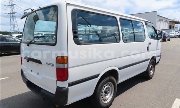 Acheter Occasion Voiture Toyota Hiace Blanc à Beitbridge, Matabeleland South Acheter Occasion Voiture Toyota Hiace Blanc à Beitbridge, Matabeleland South