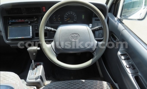 Acheter Occasion Voiture Toyota Hiace Blanc à Beitbridge, Matabeleland South Acheter Occasion Voiture Toyota Hiace Blanc à Beitbridge, Matabeleland South