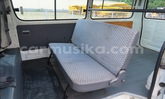 Acheter Occasion Voiture Toyota Hiace Blanc à Beitbridge, Matabeleland South Acheter Occasion Voiture Toyota Hiace Blanc à Beitbridge, Matabeleland South